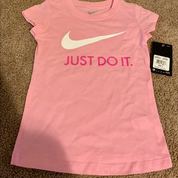 New girls Nike shirt - Picture 1 of 3